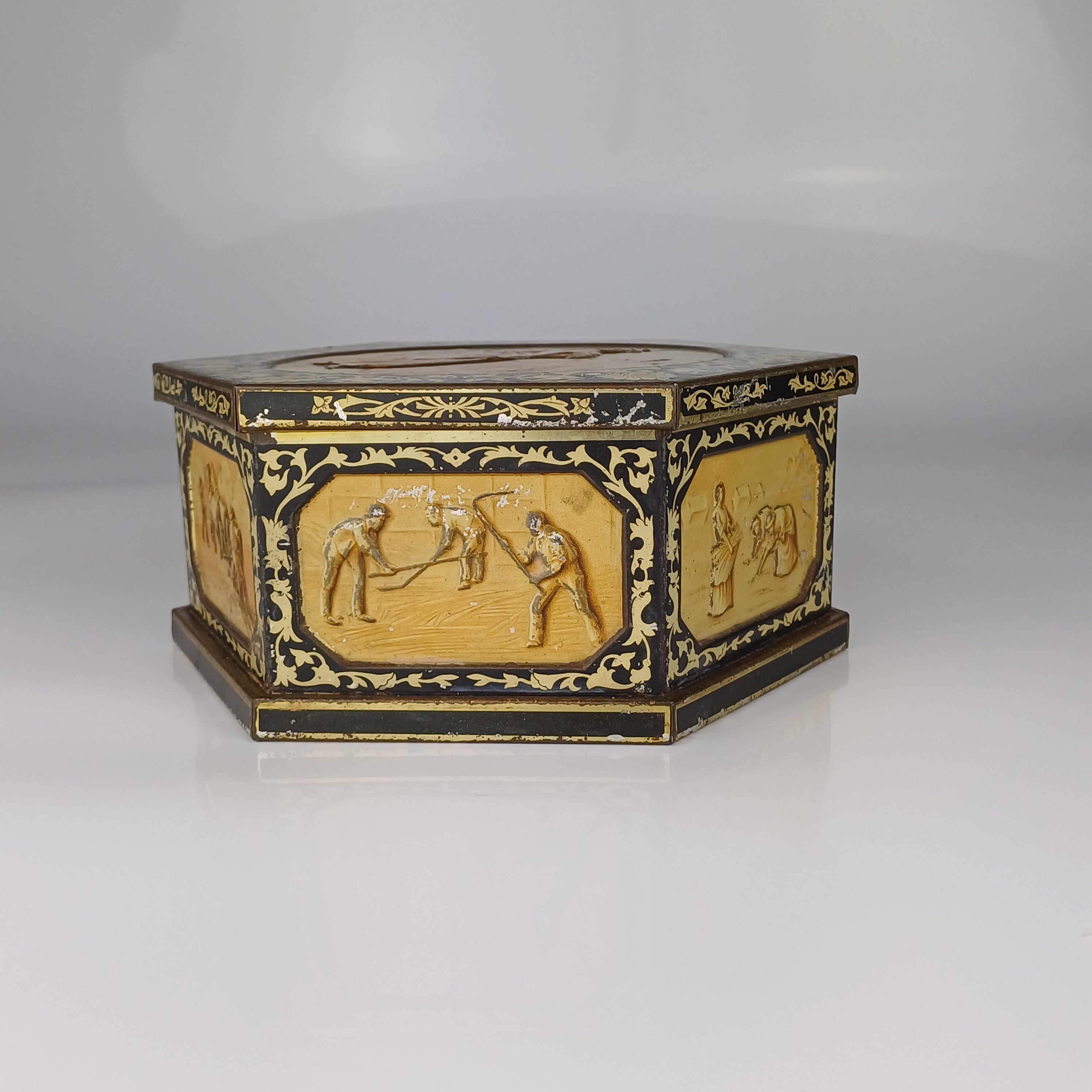 Huntley & Palmers "Harvest" Biscuit Tin 1908