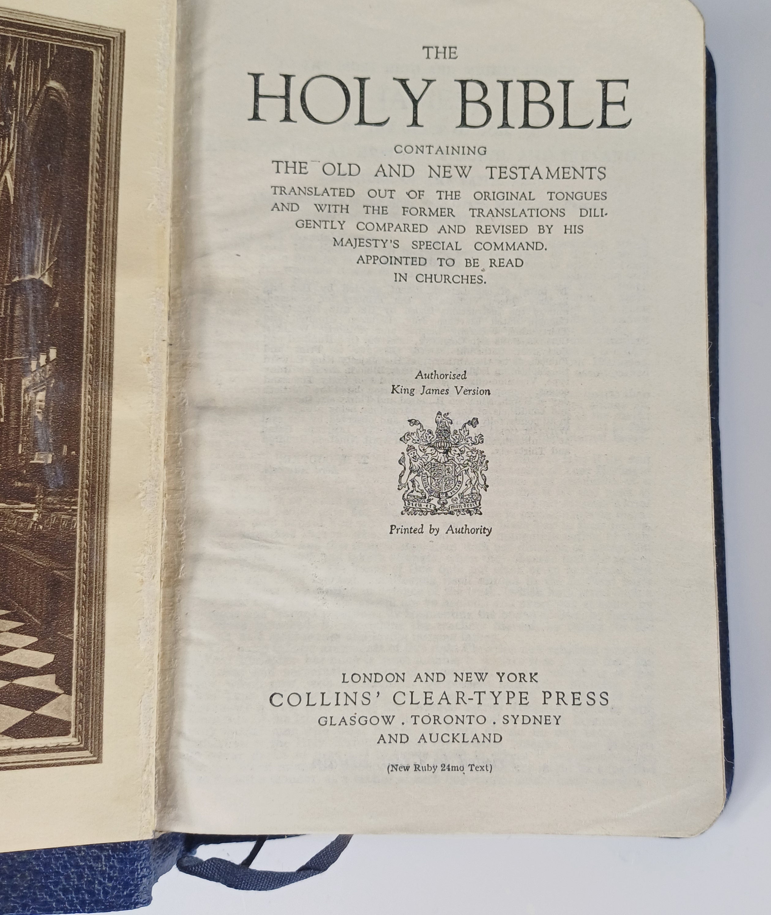 1937 Boxed Coronation Bible